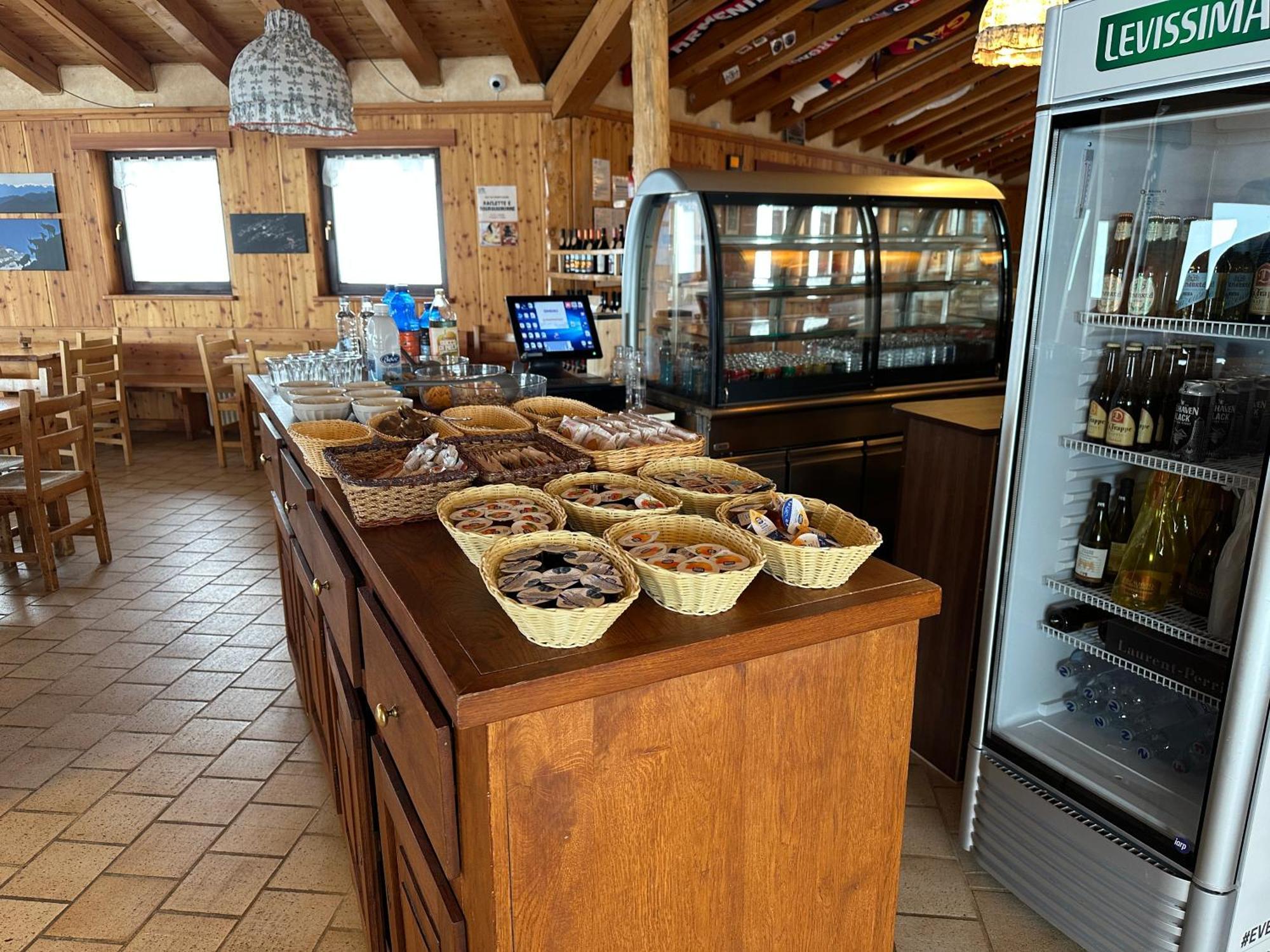 艾尔伯格西特恩餐饮酒店 格雷索拉特里尼泰 外观 照片